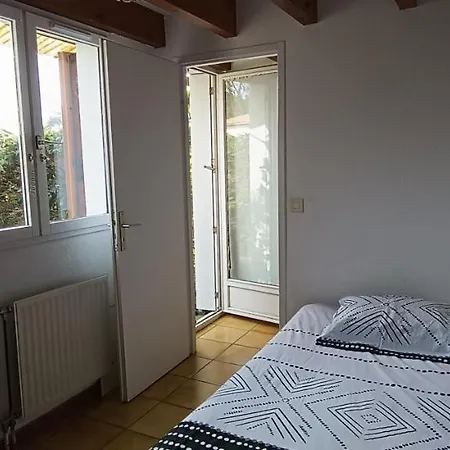Maison Classee Avec Jardinets A 800m De La *