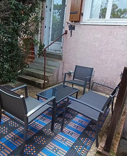 Maison Avec 2 Jardinets à 800m De La